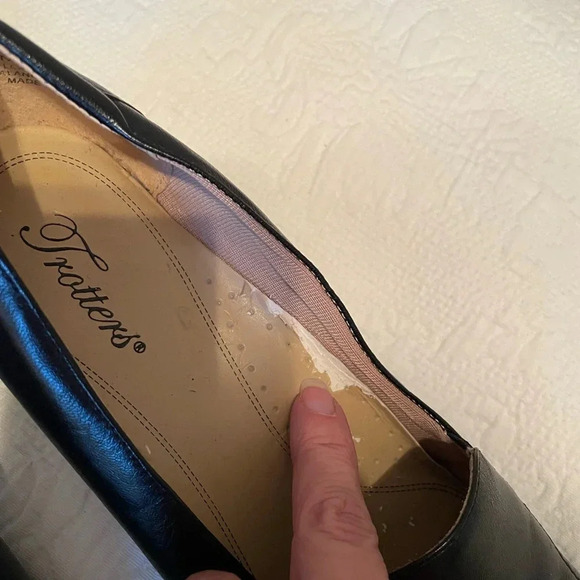 Trotters Black Leather Slip On Loafers 10 M 2” Heel Comfort Style Vintage GUC - Picture 9 of 9